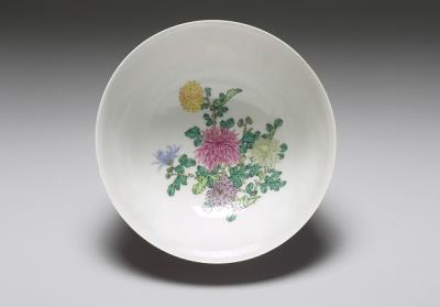 图片[3]-Tea bowl with chrysanthemum on a carved red ground in falangcai painted enamels, Qianlong reign (1736-1795), Qing dynasty-China Archive